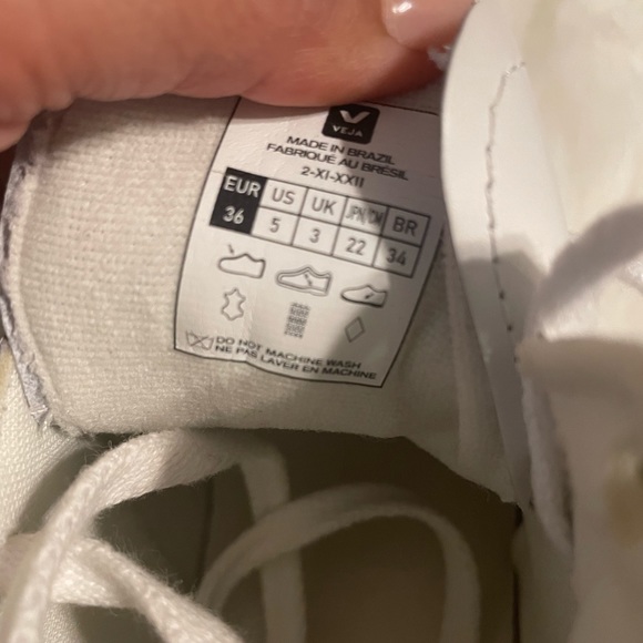 Veja V-15 Mid Sneaker - Picture 6 of 6